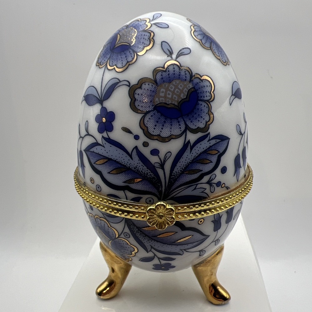 Vintage Egg Trinket Box Floral Blue White Three Footed Hinged Gold Accent 3.75"